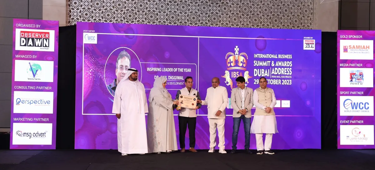 Anil Diggiwal, founder of SEOYug, receiving the Inspiring Leader of the Year 2023 award at the International Business Summit & Awards, Dubai